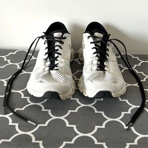 ON Running X 3 Road Running sneakers